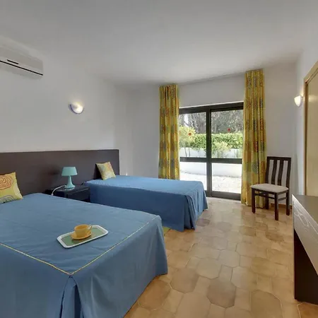 ヴィラ Villa Praia